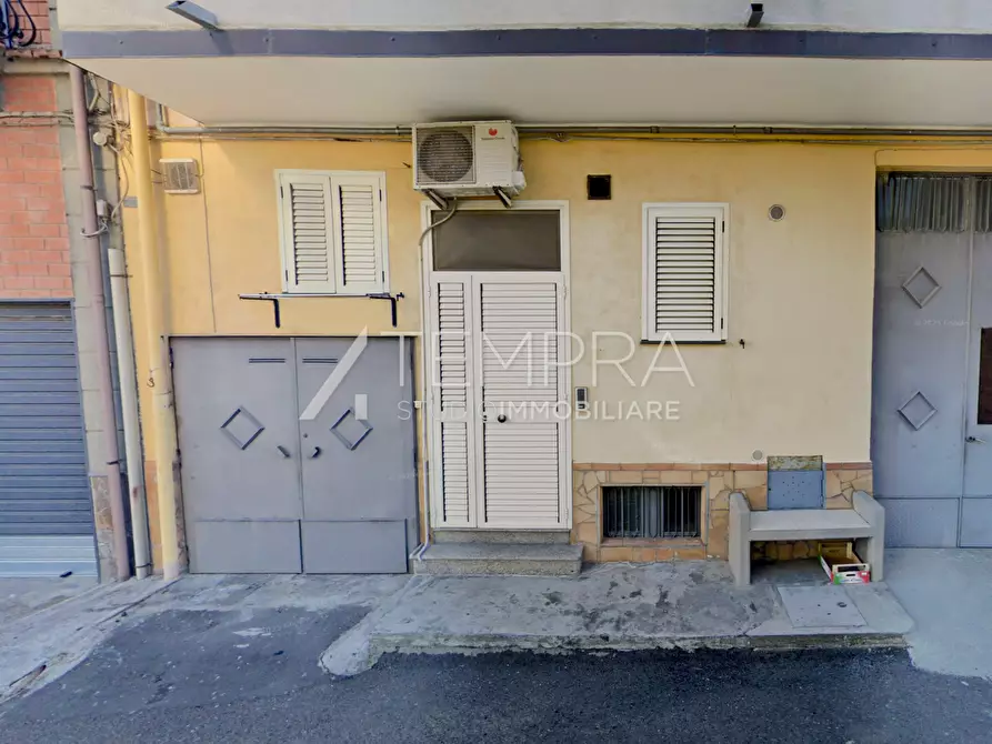 Immagine 18 di Casa semindipendente in vendita  in VIA SOLICCHIATA a Adrano