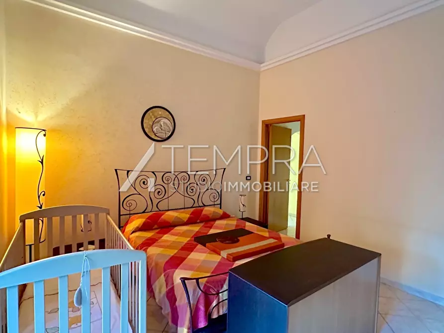 Immagine 11 di Casa indipendente in vendita  a Adrano