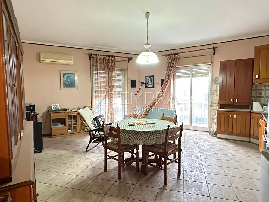 Immagine 7 di Appartamento in vendita  a Adrano