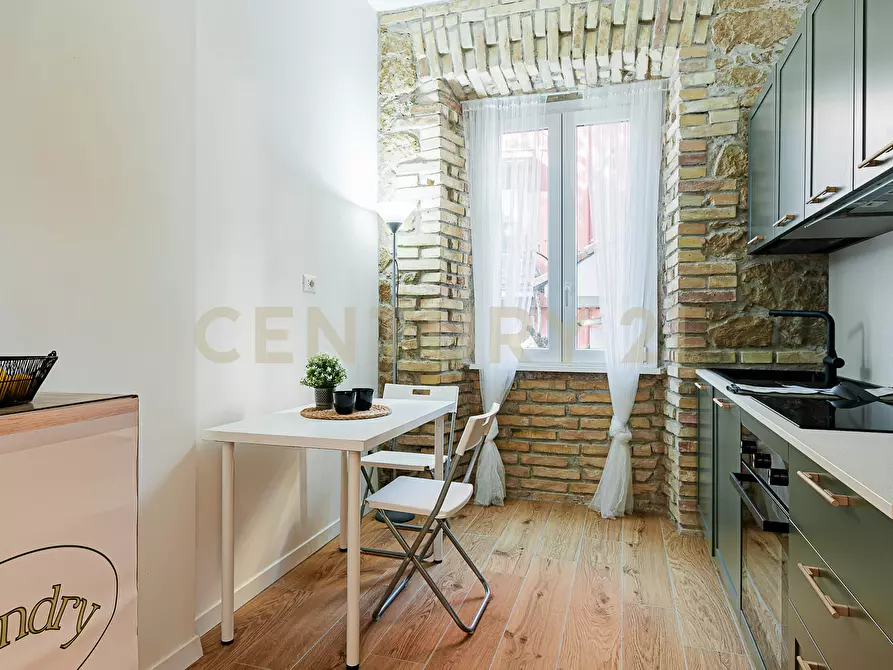 Immagine 2 di Appartamento in vendita  in Via Lampedusa a Roma