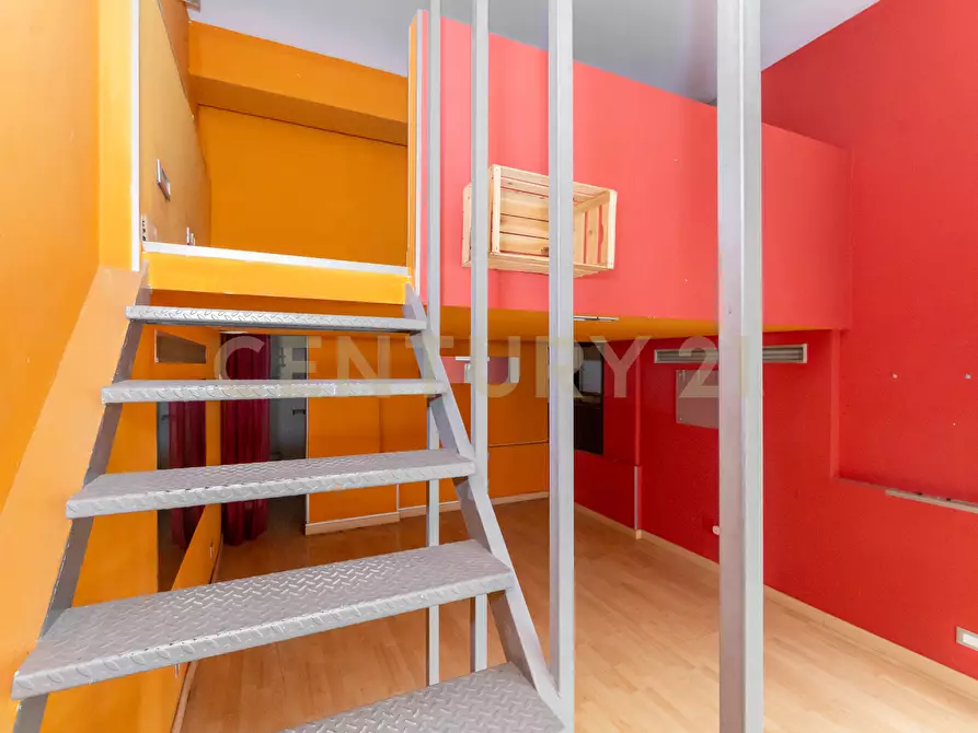 Immagine 16 di Locale commerciale in vendita  in Via Padova 64 a Catania