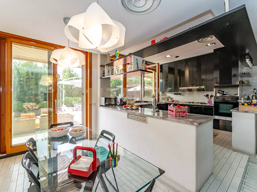 Immagine 77 di Villa in vendita  in Via dei Maceratoi 4 a Acireale