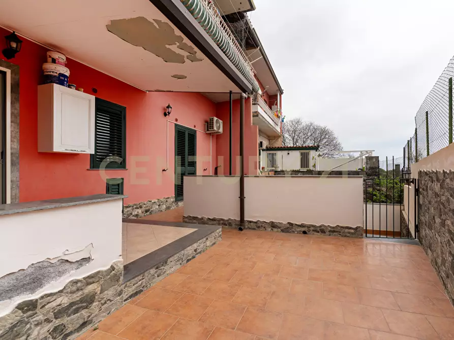 Immagine 14 di Pentalocale in vendita  in Via Crocifisso 26 a Aci Castello