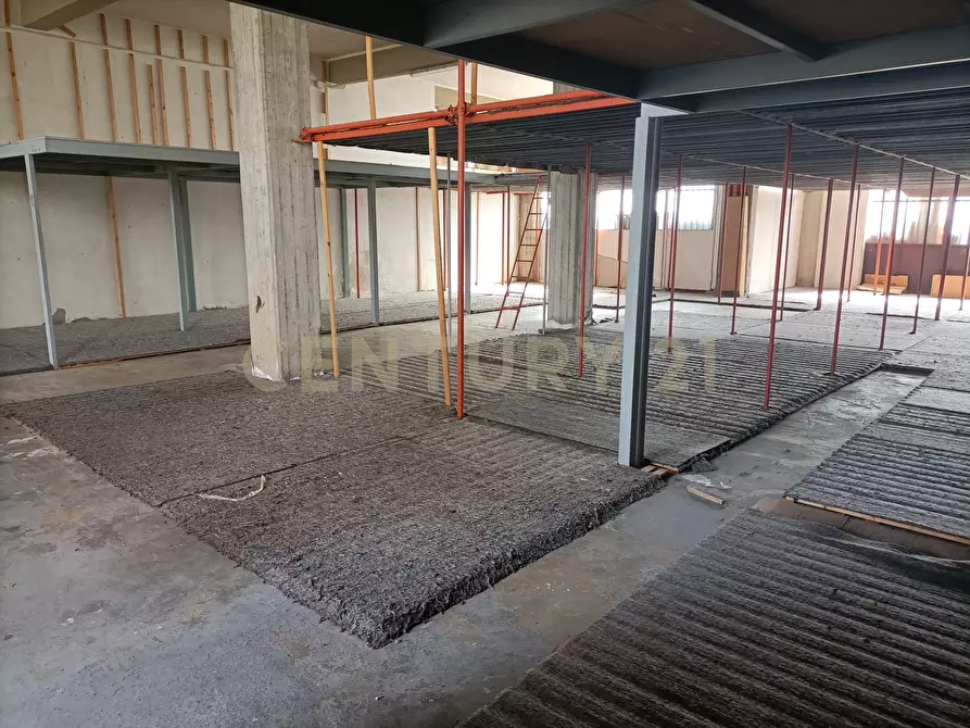 Immagine 3 di Magazzino in affitto  a Viagrande