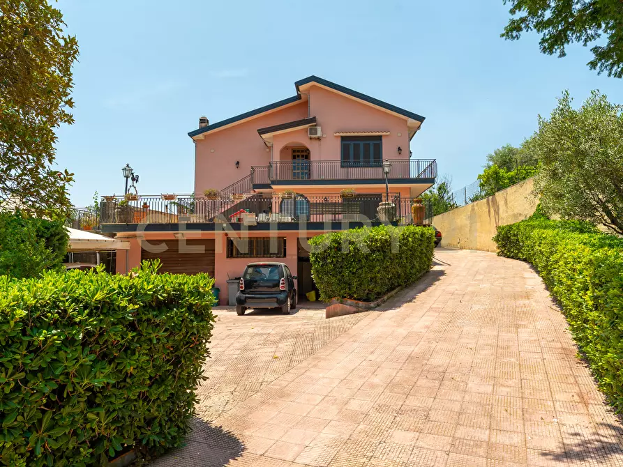 Immagine 18 di Villa in vendita  in Via Salemi 18 a Mascalucia