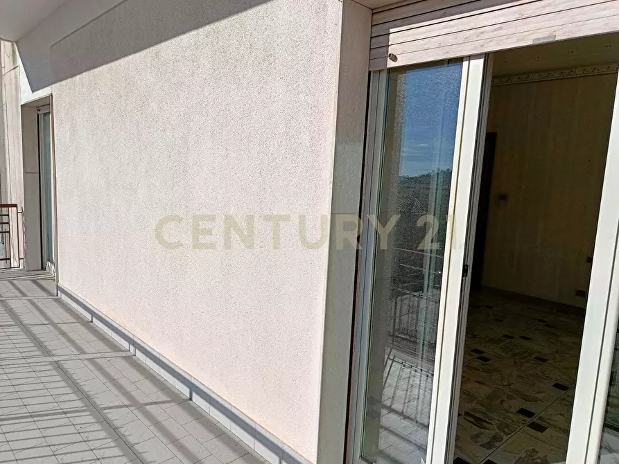 Immagine 15 di Quadrilocale in vendita  in Via Omero 65 a Bronte