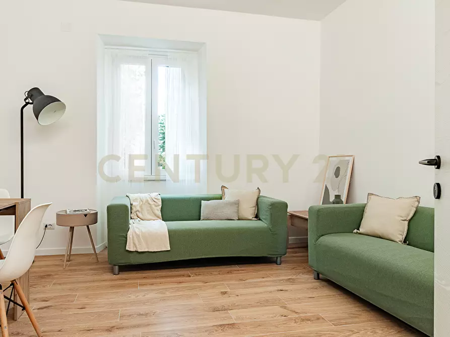 Immagine 1 di Appartamento in vendita  in Via Lampedusa a Roma