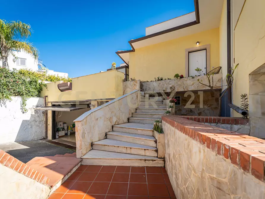Immagine 5 di Villa in vendita  in Via Antonello da Messina 57 a Aci Castello