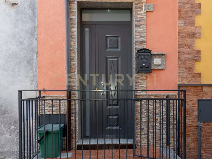 Immagine 4 di Casa indipendente in vendita  in Via Carnazza 1 a Adrano