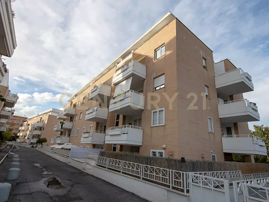 Immagine 24 di Bilocale in vendita  in Via Isotta Gaeta 15 a Roma