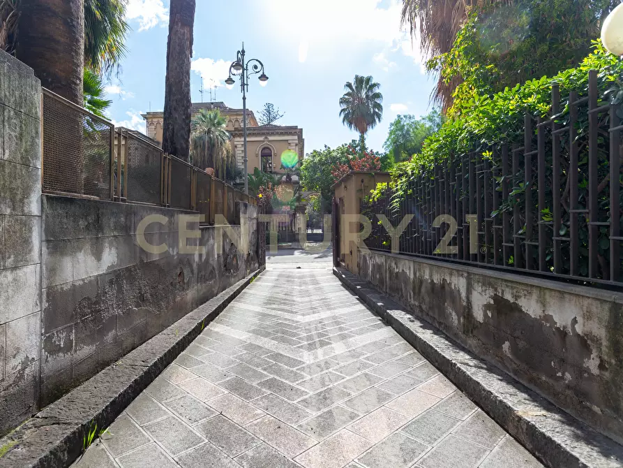 Immagine 7 di Palazzo in affitto  in Viale Regina Margherita 16 a Catania