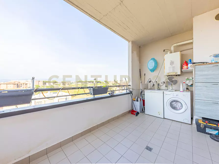 Immagine 31 di Bilocale in vendita  in Via Raffaello Liberti 163 a Roma