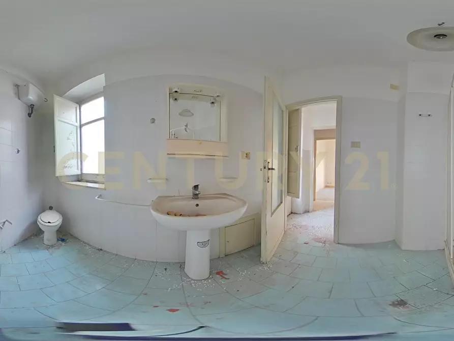 Immagine 69 di Pentalocale in vendita  in Piazza Spedini 8 a Catania