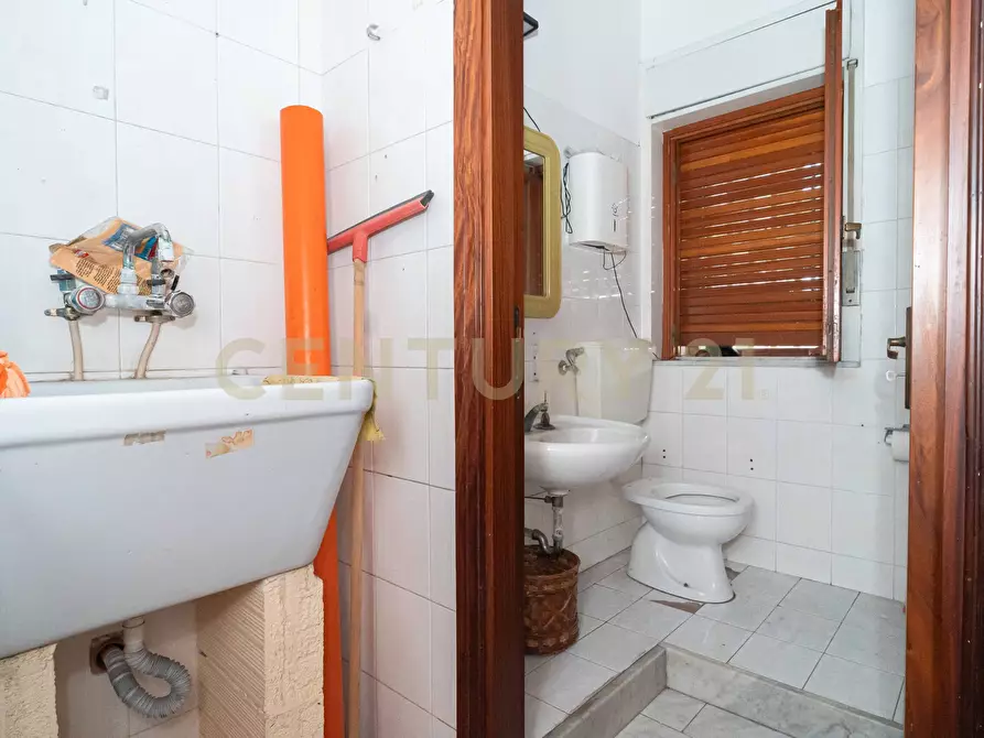 Immagine 19 di Attività commerciale in vendita  in Via Giovanni Guglielmino 62 a Tremestieri Etneo