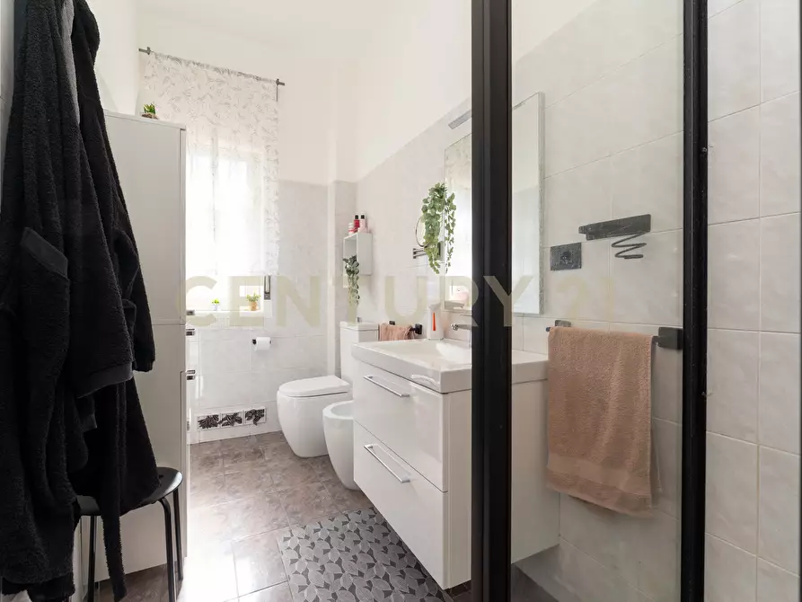 Immagine 32 di Quadrilocale in vendita  in Via Jacopo Vignerio 5 a Catania