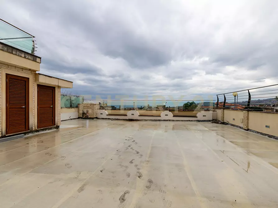 Immagine 37 di Pentalocale in vendita  in Via Lorenzo Maddem 67 a Acireale