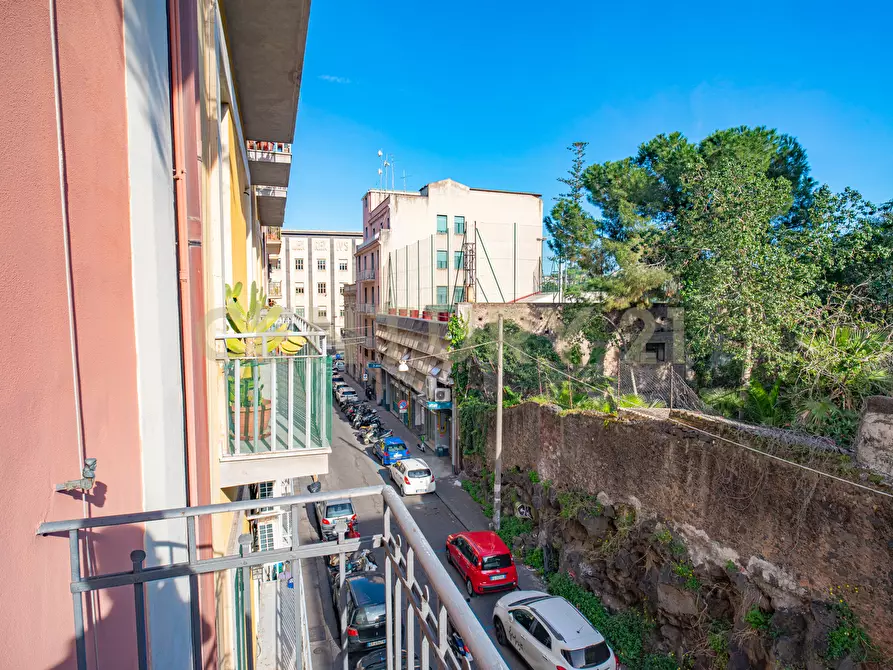 Immagine 25 di Pentalocale in vendita  in Via Francesco Riso 34 a Catania