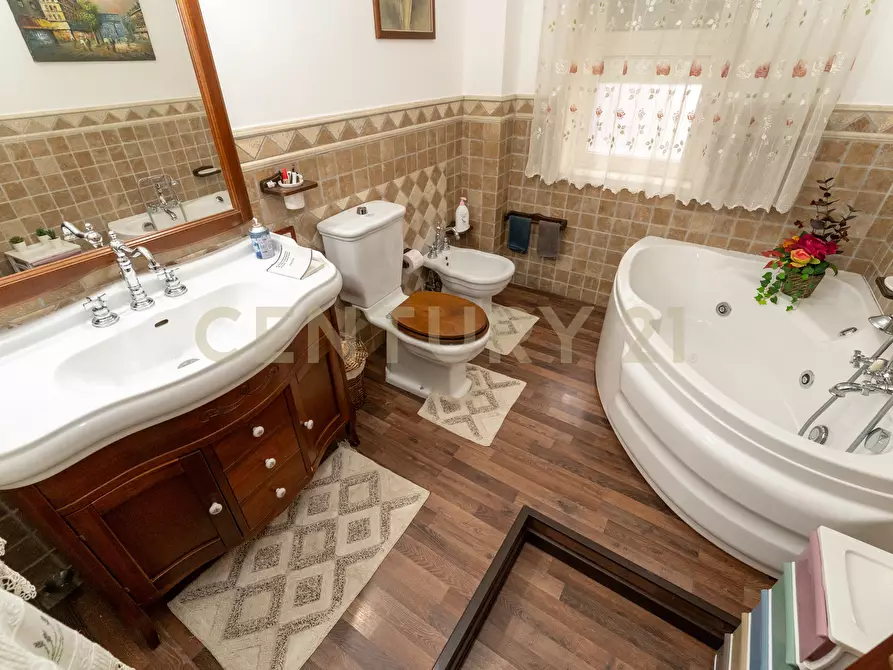 Immagine 33 di Appartamento in vendita  in Via Giordano Bruno a Misterbianco