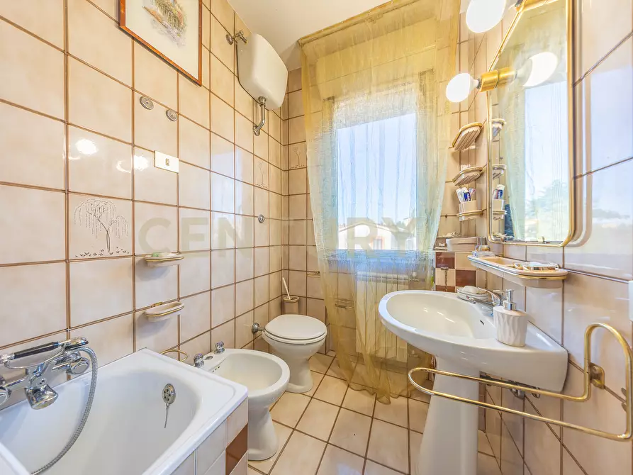 Immagine 25 di Quadrilocale in vendita  in Via Sardegna a Ronciglione