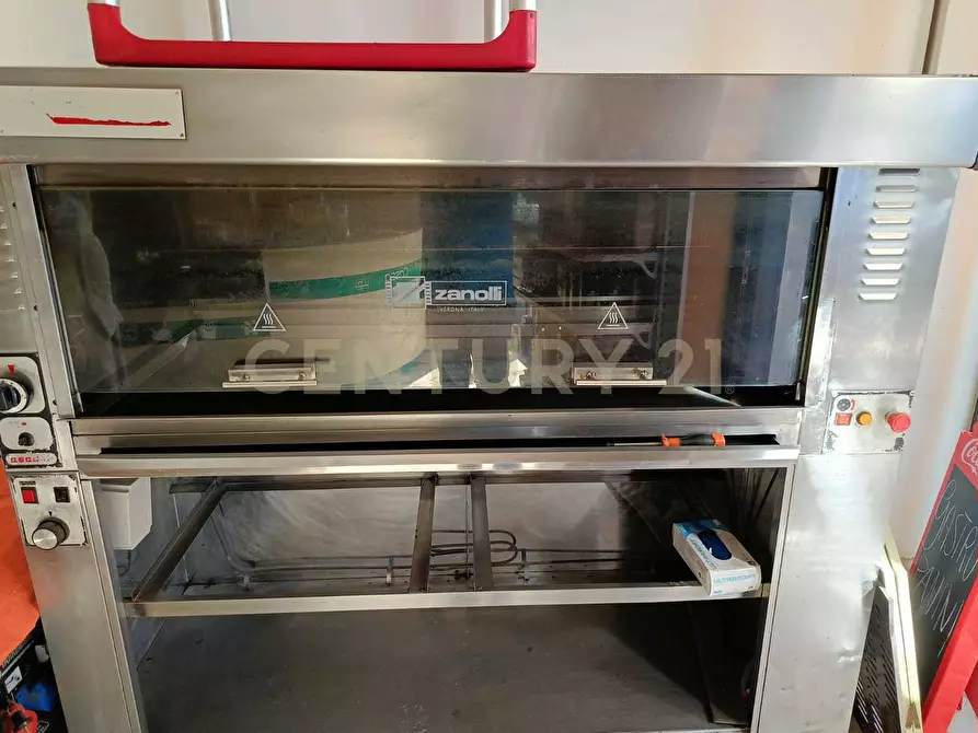 Immagine 9 di Attività commerciale in vendita  in Via Aldebaran 6/8/10 a Catania