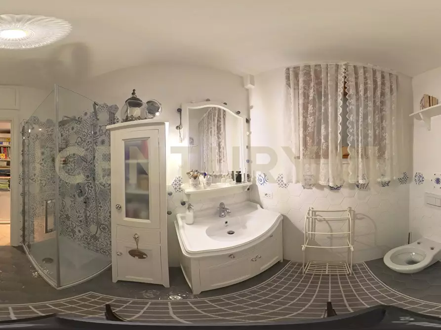 Immagine 50 di Quadrilocale in vendita  in Via Moggio Udinese 28 a Roma