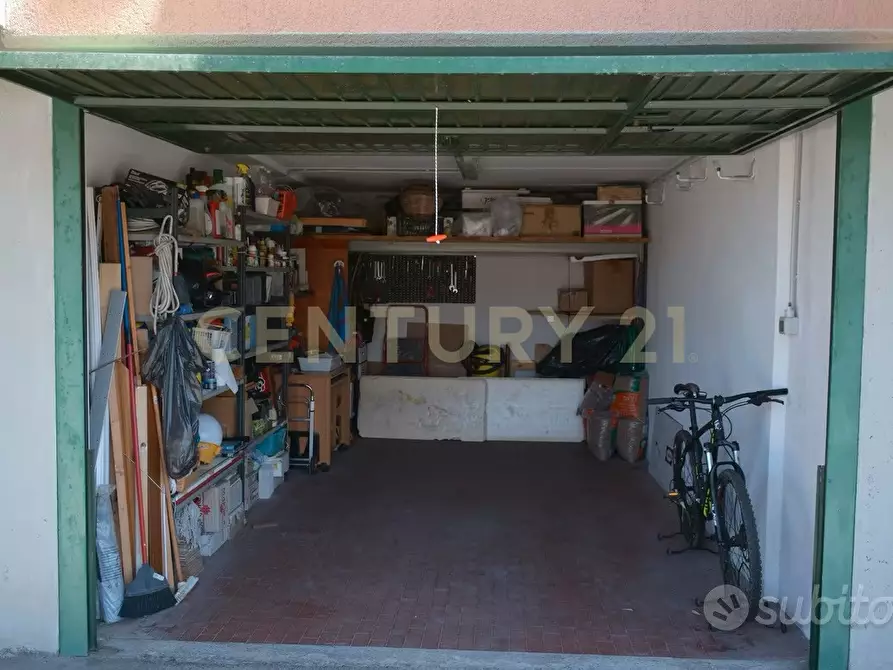 Immagine 1 di Garage in vendita  in Strada dell Argentiera a Monte Argentario