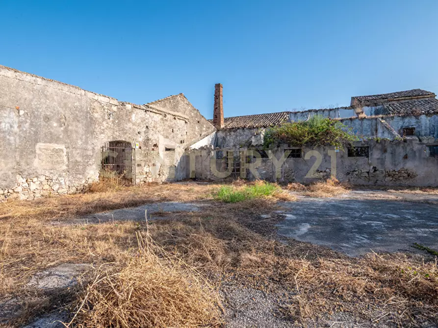 Immagine 10 di Terreno industriale in vendita  in Via per Floridia 11 a Siracusa