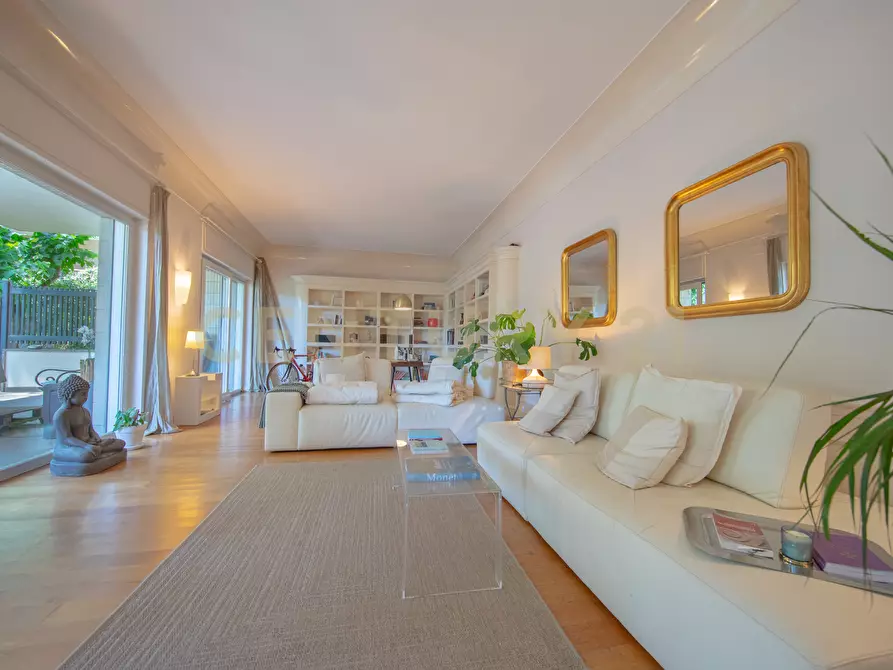 Immagine 4 di Pentalocale in vendita  in Viale Cortina d'Ampezzo 135 a Roma