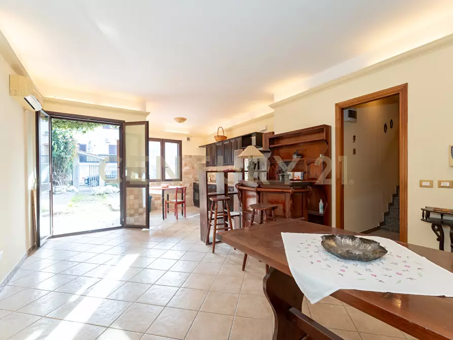 Immagine 10 di Casa bifamiliare in vendita  in Via Sebastiano Grasso 14 a Aci Catena