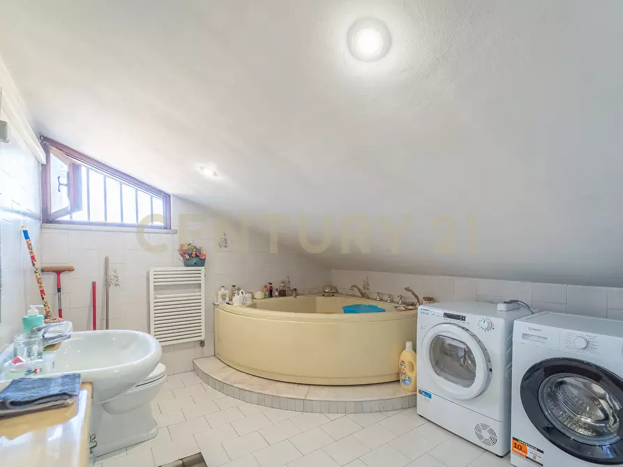 Immagine 24 di Attico in vendita  in Via di Torre Morena 100 a Roma