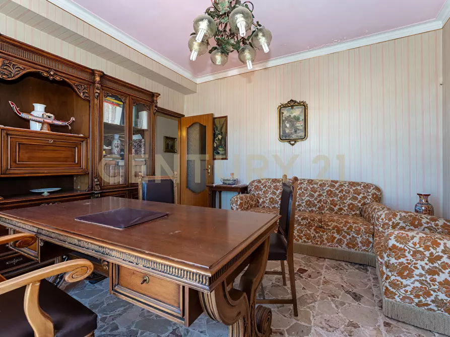 Immagine 11 di Pentalocale in vendita  in Via Messina 523 a Catania