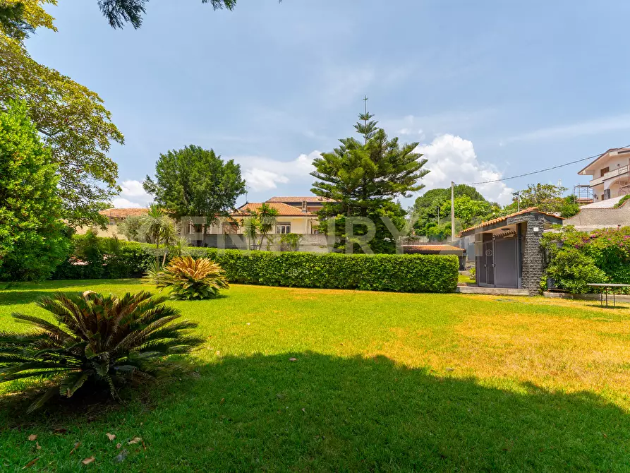 Immagine 58 di Villa in vendita  in Via Salemi 18 a Mascalucia