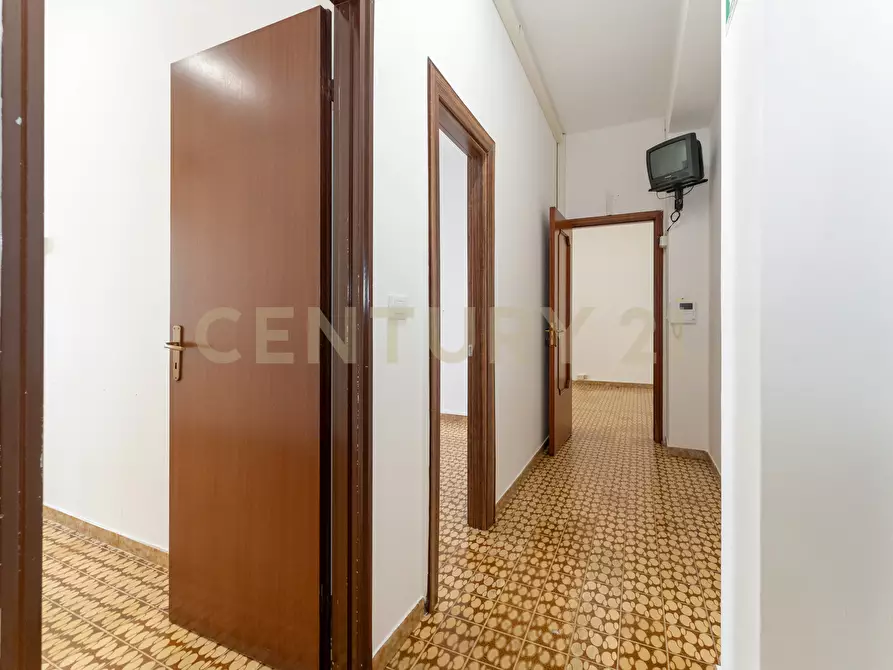 Immagine 14 di Ufficio in affitto  in Via Garibaldi 30 a Giarre