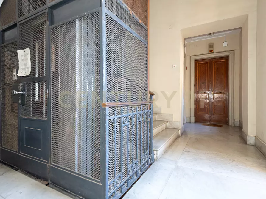 Immagine 7 di Pentalocale in vendita  in Via Etnea 196 a Catania