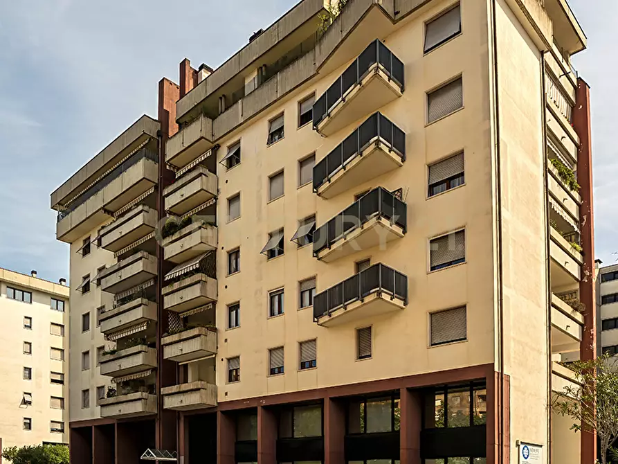 Immagine 1 di Ufficio in vendita  in Via Adriano Cristofoli 40 a Verona
