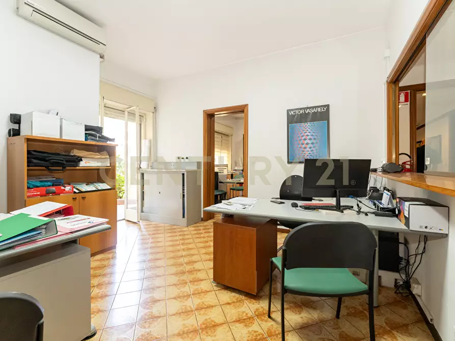 Immagine 25 di Ufficio in vendita  in Via Grazia Deledda 2 a Catania