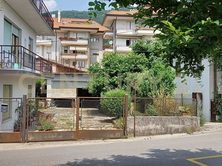 Immagine 5 di Palazzo in vendita  in via Molini 36 a Valdobbiadene