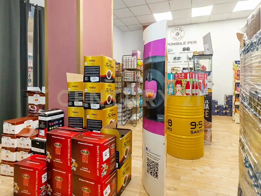 Immagine 13 di Locale commerciale in vendita  in Via Principe Nicola 27C, 29 a Catania