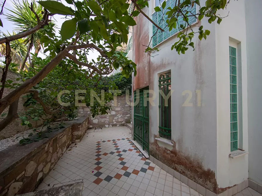 Immagine 38 di Trilocale in vendita  in Via Circeo 16 a Anzio