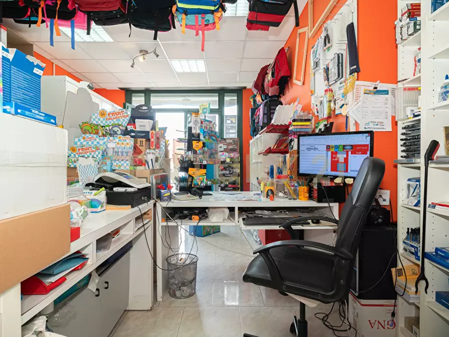 Immagine 11 di Attività commerciale in vendita  in Via Giovanni Guglielmino 62 a Tremestieri Etneo