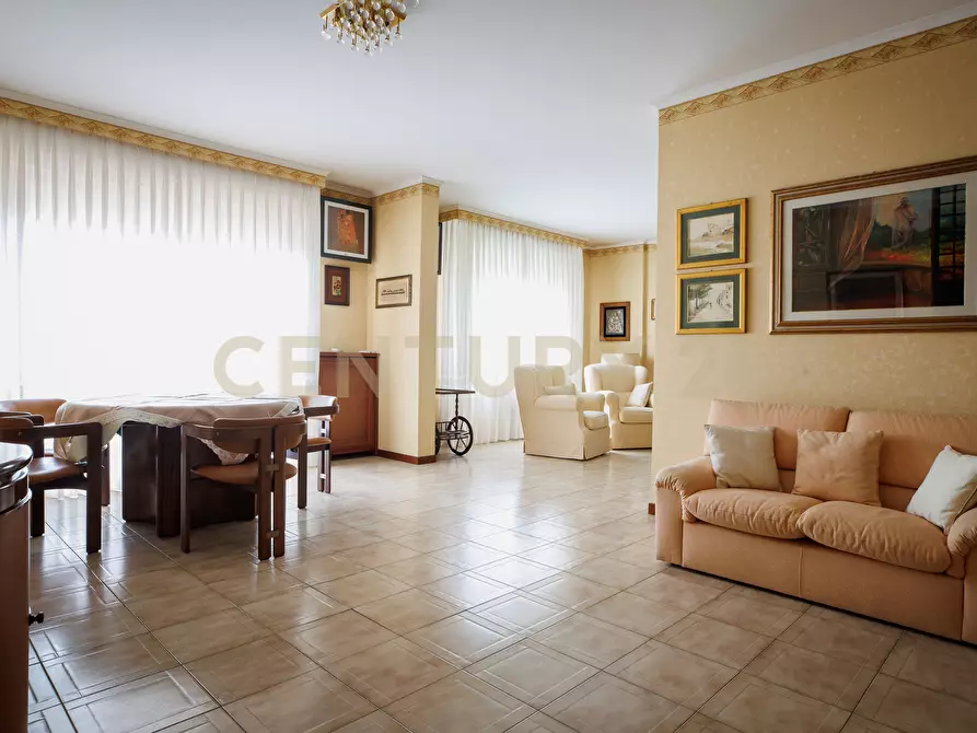 Immagine 1 di Trilocale in vendita  in Via Tazio Nuvolari 210 a Roma