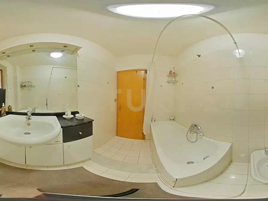 Immagine 66 di Appartamento in vendita  in Via Giovanni Guglielmino 74 a Tremestieri Etneo