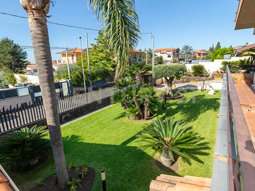 Immagine 21 di Villa in vendita  in Via Salemi 19 a Mascalucia