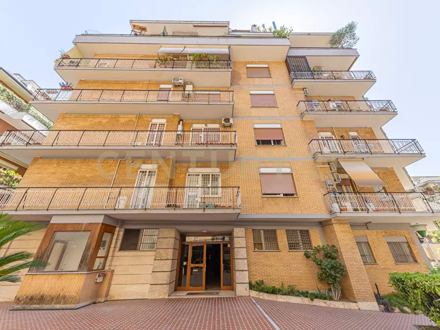 Immagine 113 di Trilocale in vendita  in Via Carlo Dossi 80 a Roma