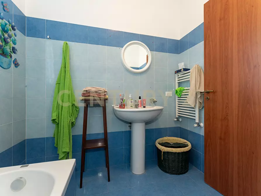 Immagine 27 di Trilocale in vendita  in Via Teocrito 10 a Aci Catena