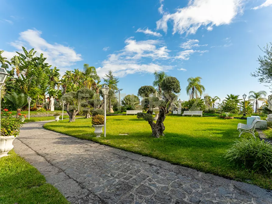 Immagine 9 di Rustico / casale in vendita  in Via Castelnuovo Don Bosco 68 a Acireale