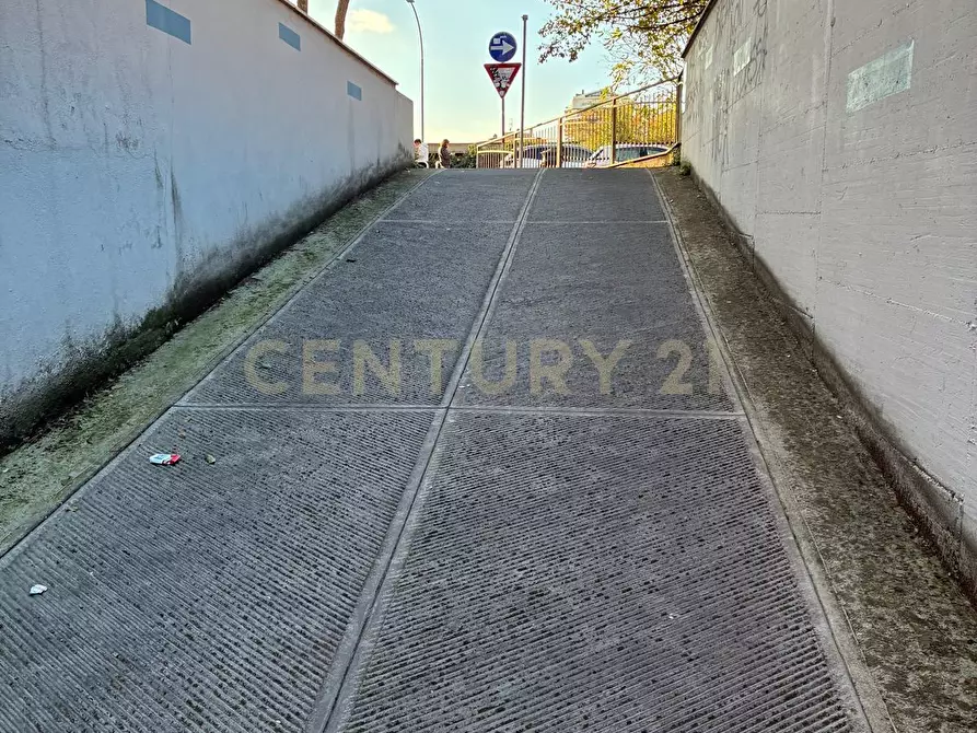 Immagine 12 di Garage in vendita  in Via Gorgona 1 a Roma