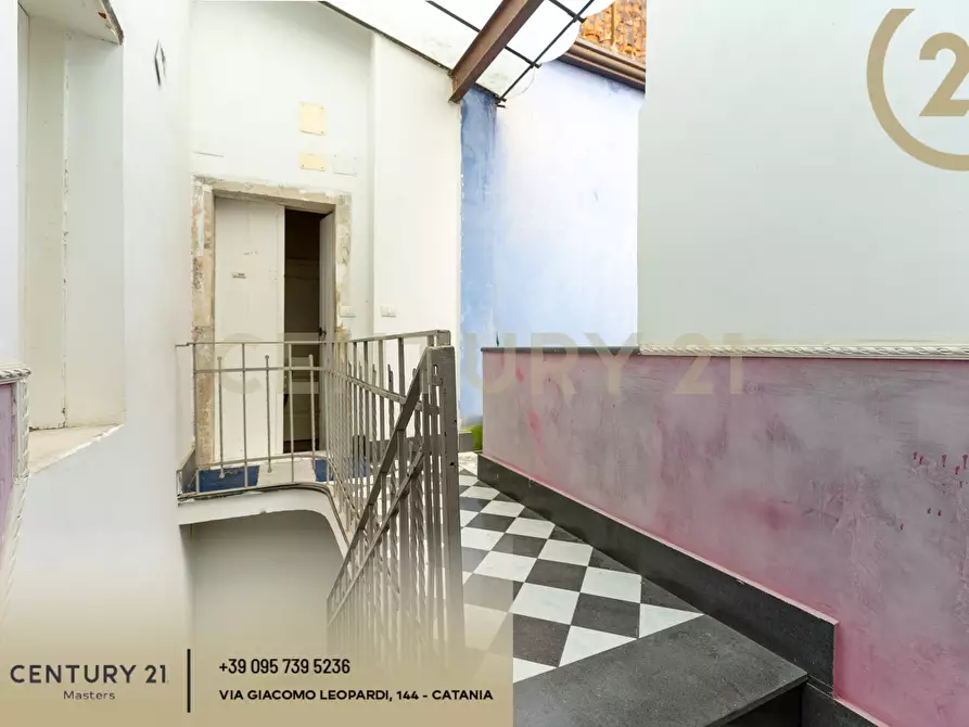 Immagine 32 di Casa indipendente in vendita  in Via Zaccà Rosolia 11 a Catania