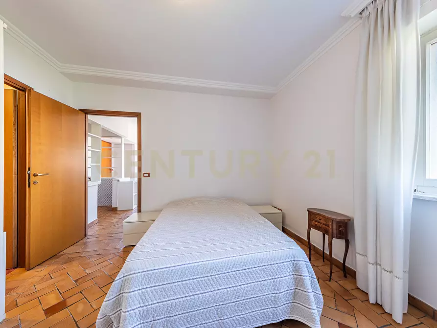 Immagine 17 di Bilocale in vendita  in Largo Olgiata 15 a Roma