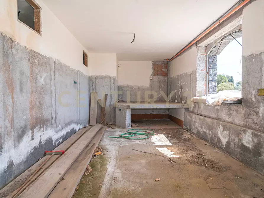 Immagine 24 di Palazzo in vendita  in Via dell'Aria snc a Pedara